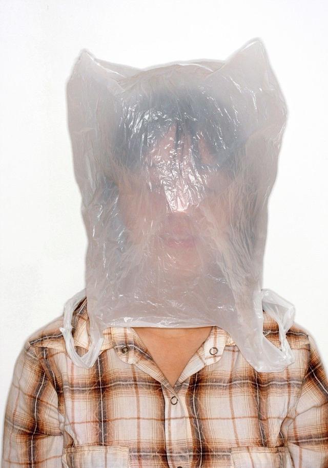 儿童安全警报|把购物塑料袋套在头上玩耍,可能