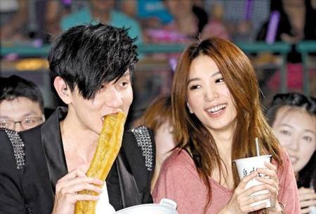 Hebe田馥甄35岁了,出道18年不缺恋情,却一直