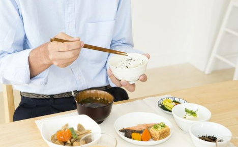 更年期失眠应该怎么办？握住这4个好方法，晚晚都好眠