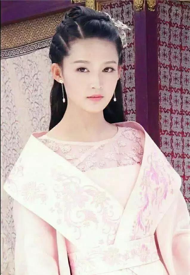 李沁古装造型图片