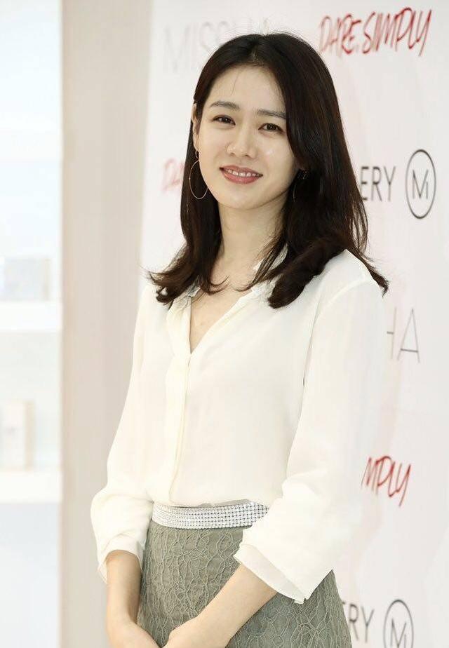 同样是快奔四十的天然美女,孙艺珍显中年老态不及