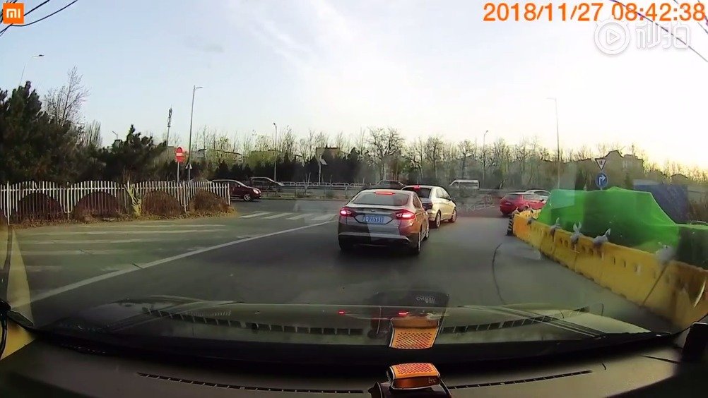 最烦这种逆行还突然窜出来的电动车