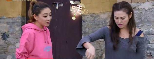 小小春哭的伤心neinei来守护, 而她的难过只能