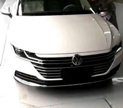 工厂偶遇大量19款大众CC，网友：这车外观像50万