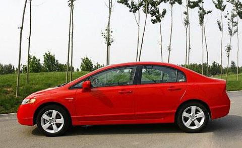 雪佛兰科鲁兹，本田思域你会选择哪一辆？