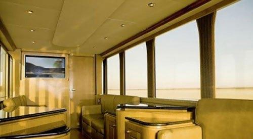 好莱坞巨星威尔史密斯1150平方英尺的超级豪华双层房车