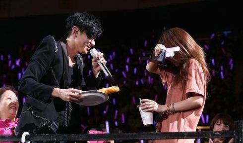 Hebe田馥甄35岁了,出道18年不缺恋情,却一直