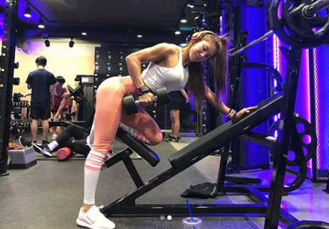 矮个子健身女神，双腿又粗又短，身材却人见人夸！