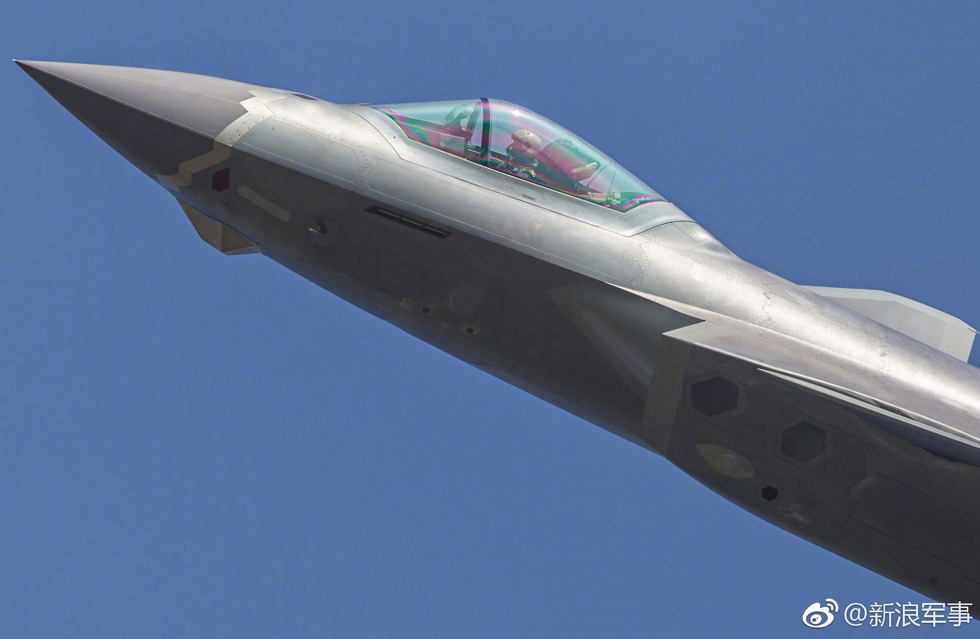 俄罗斯苏57战机高清细节照来了,大伙看看这做