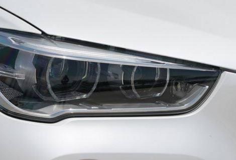 最省油的宝马SUV又降6万! 轴距近2.8米 提速7秒配6气囊 仅23万!