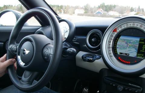 我特么就搞不明白了，买二手车很丢人吗？