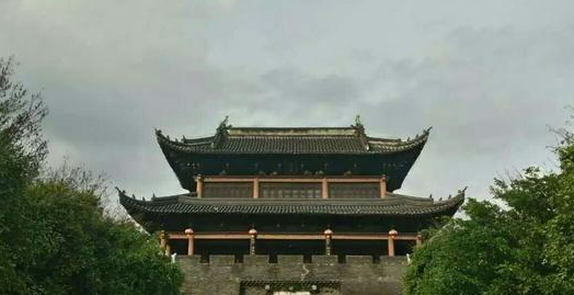 广东梅州、福建龙岩和江西赣州,哪个城市发展