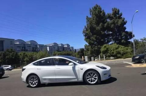关于特斯拉Model 3的量产版 这里有目前已知的一些信息