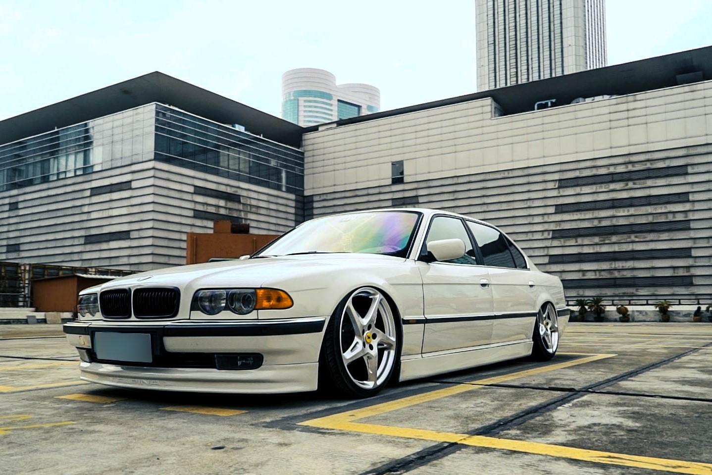 你越虐我 我越爱你！致敬消逝的经典 : BMW×Ferrari！