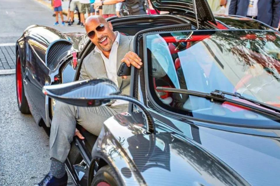 巨石强森人尽皆知，那你知道他都开过哪些车吗？