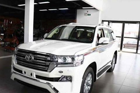 18款丰田酷路泽4600自诞生以来被誉为   顶级四驱之王，