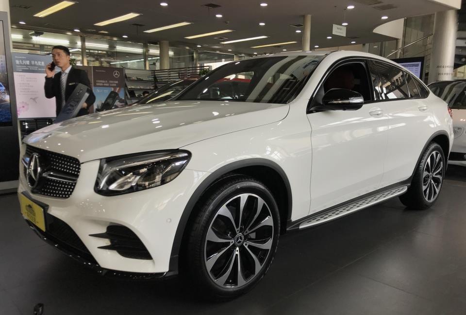 40万买这台suv, 朋友笑我不懂车, 我回答: 我开的是奔驰!