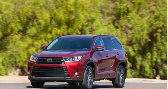 2018款丰田汉兰达！车身加长35mm，2.0T+6AT，还买啥大众途昂？