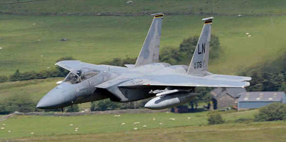 全球机动性最强的战机,美国F22第一,中国有一