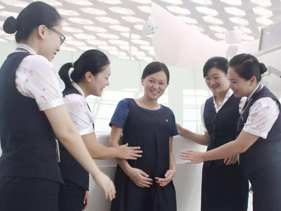 女员工怀孕后,为了工作主动流产,老板的做法却让公司员工寒心