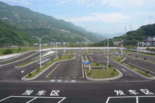 考驾照如何简单快速通过科目二考试?这些小细