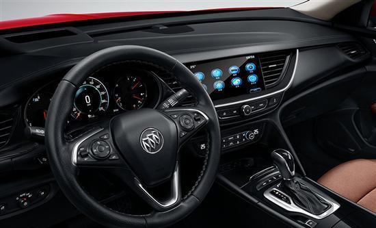 全新君威上市, 9AT、百公里不到7秒, 卖17万, 迈腾已吐血