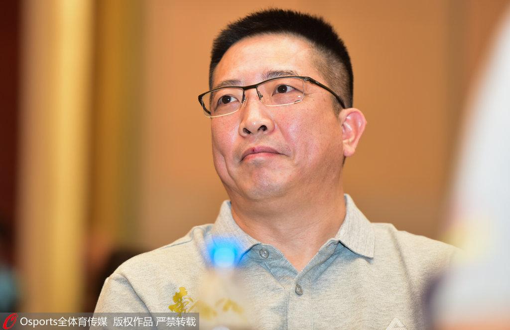 中国男篮黄金一代再聚首!你还认得出他们吗