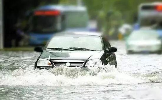 前几天暴雨车辆被淹，买的“涉水险”竟然不赔！