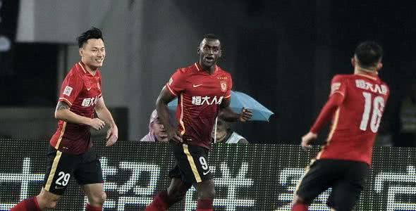 2场9球,厂州恒太开挂了!詹俊:恒大现在追 争冠