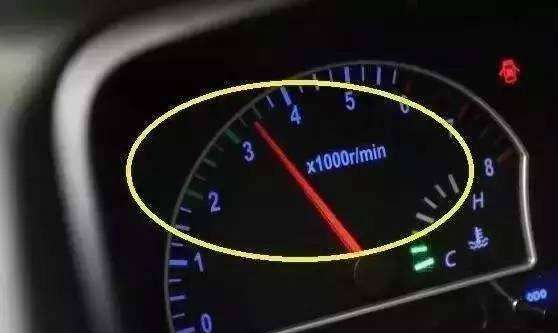 新车磨合期,转速最好不要超过3000转,之前都被