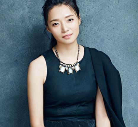 三年前她是李幼斌的“老婆”，三年后，却成了李幼斌的“儿媳妇”
