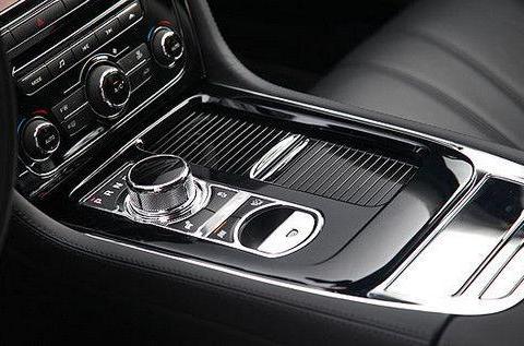 高速行驶时误挂R档，结局会是怎样？