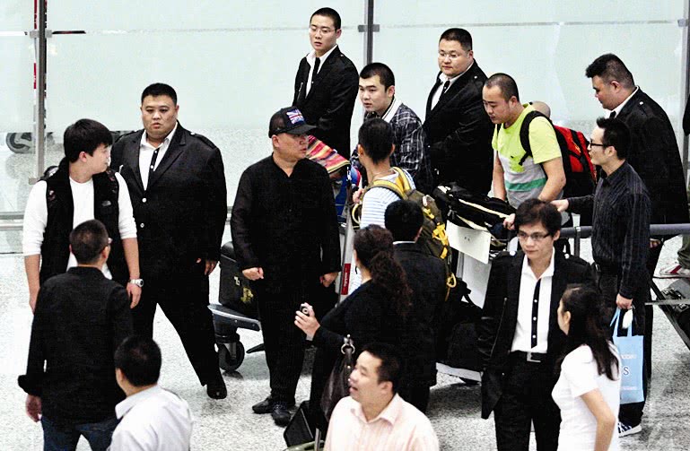 时隔5年，揭秘郭德纲当年徒弟打记者事件真相？震惊13亿人！