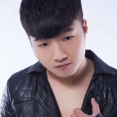 6月份快手人气5大网红排名,白小白倒数,散打哥