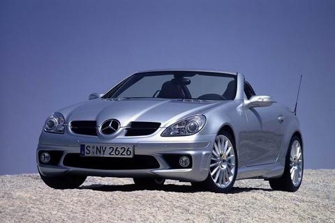 外八字加低趴的奔驰小跑 SLK 55 AMG