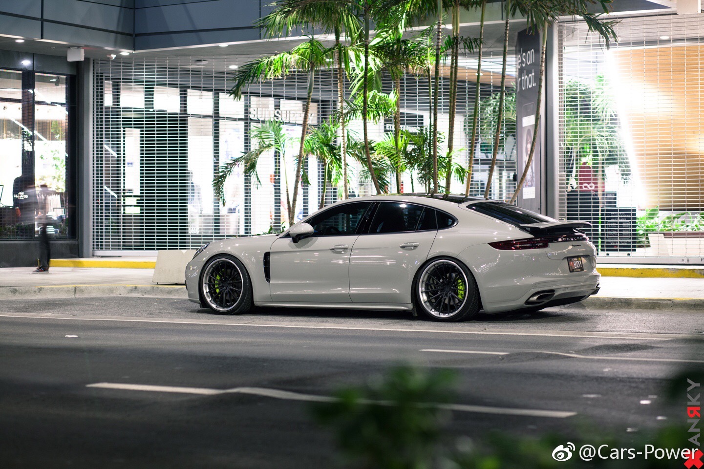 水泥灰-保时捷新帕拉梅拉_新浪看点