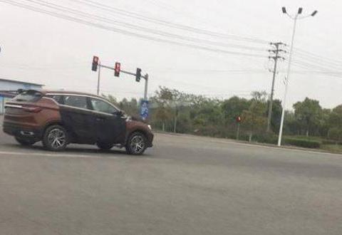 偶遇棕色版全新吉利星越！比宝骏510漂亮 135马力配1.0T 或6万起