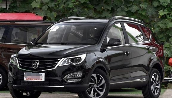 看着宝骏560官方降价最高7千 刚买的车主血槽已干