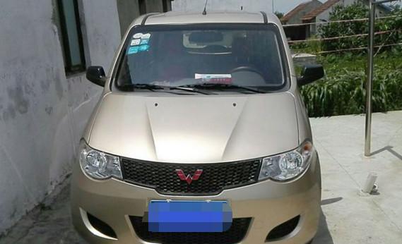 花4万元从表哥手里买辆五菱宏光, 看到内饰后朋友都说他亏了