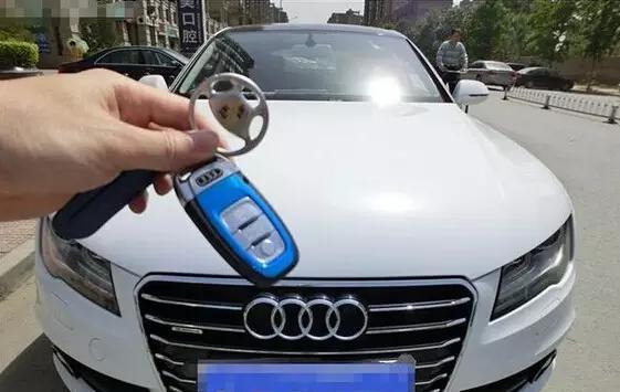 奥迪A7车主借车给朋友, 现已经“哭晕”!