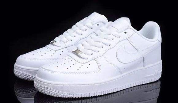 白鞋网面发黄如何清理