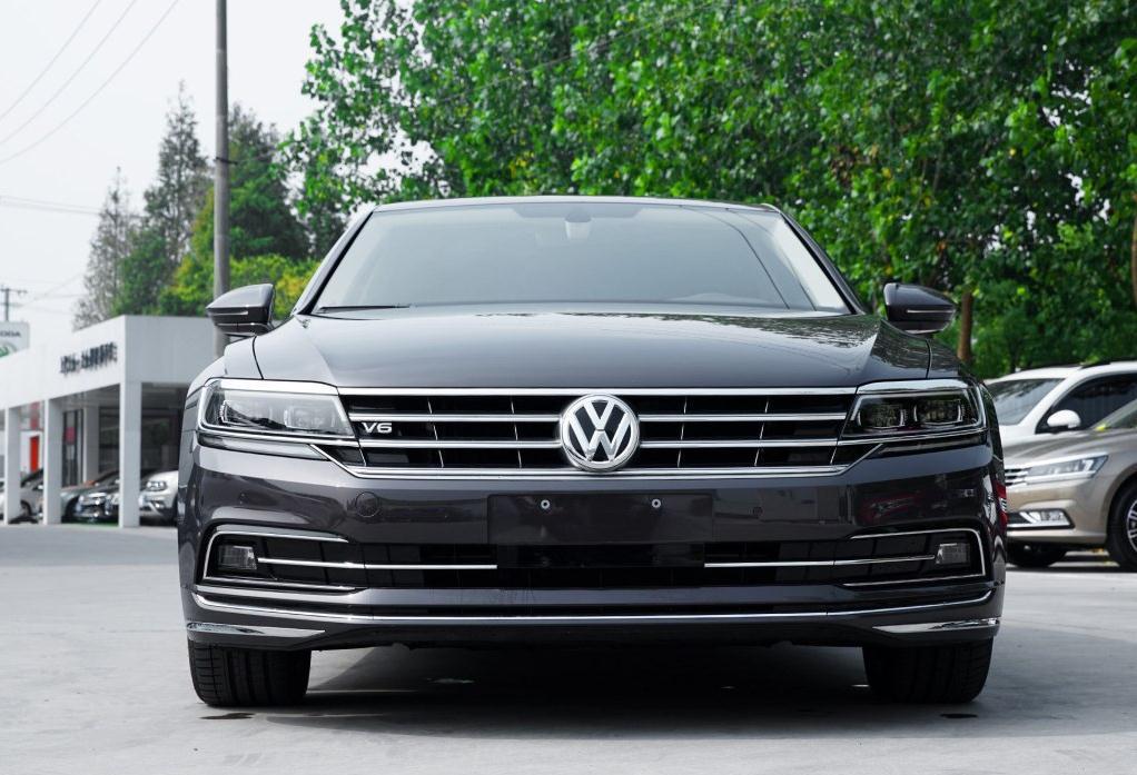 尺寸比A6大, 大众神车辉腾的兄弟车型, 低配售价35万