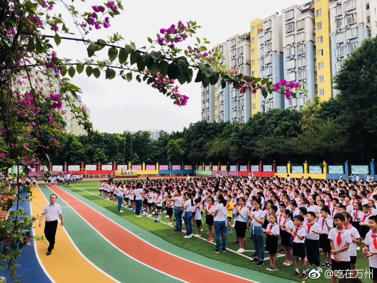 龙湖重庆巴蜀师生开学第一天家长和小学一起香坊区小学图片