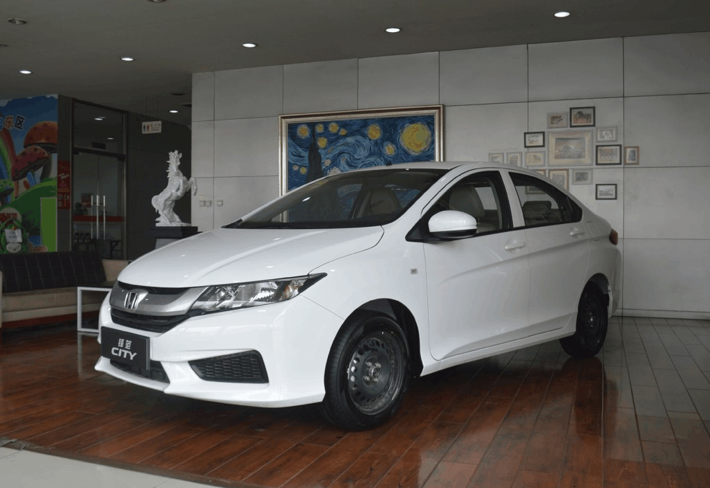 这款车真是7.98万买发动机送车, 全系鼓刹, 连收音机都不带