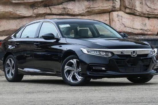 全新雅阁17万起售，外形引动似跑车内饰不输凯美瑞，看完放弃迈腾