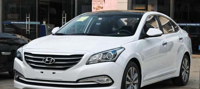 受到车身造型的限制, 名图的头部空间不算很大