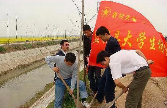 村官再有权也不能任性了!未来5年,国家将培养