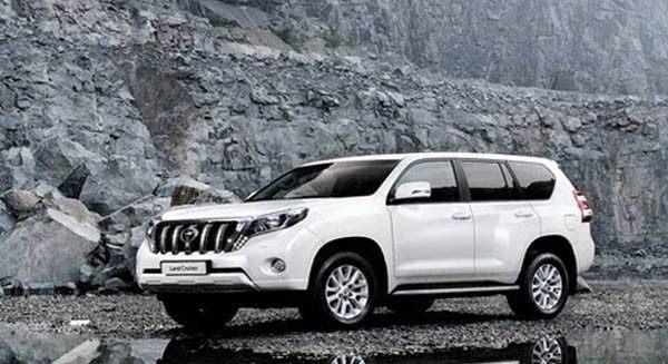 2018款普拉多强势回归, 外观比霸道漂亮多了, 关键多了个备胎