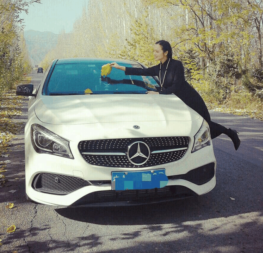 开着我的CLA, 拉着我的琴出去踩野花去!