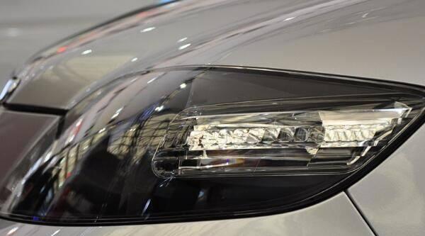 同是合资，油耗5L仅6万，性能胜捷达“朗逸”，上班族买它不后悔